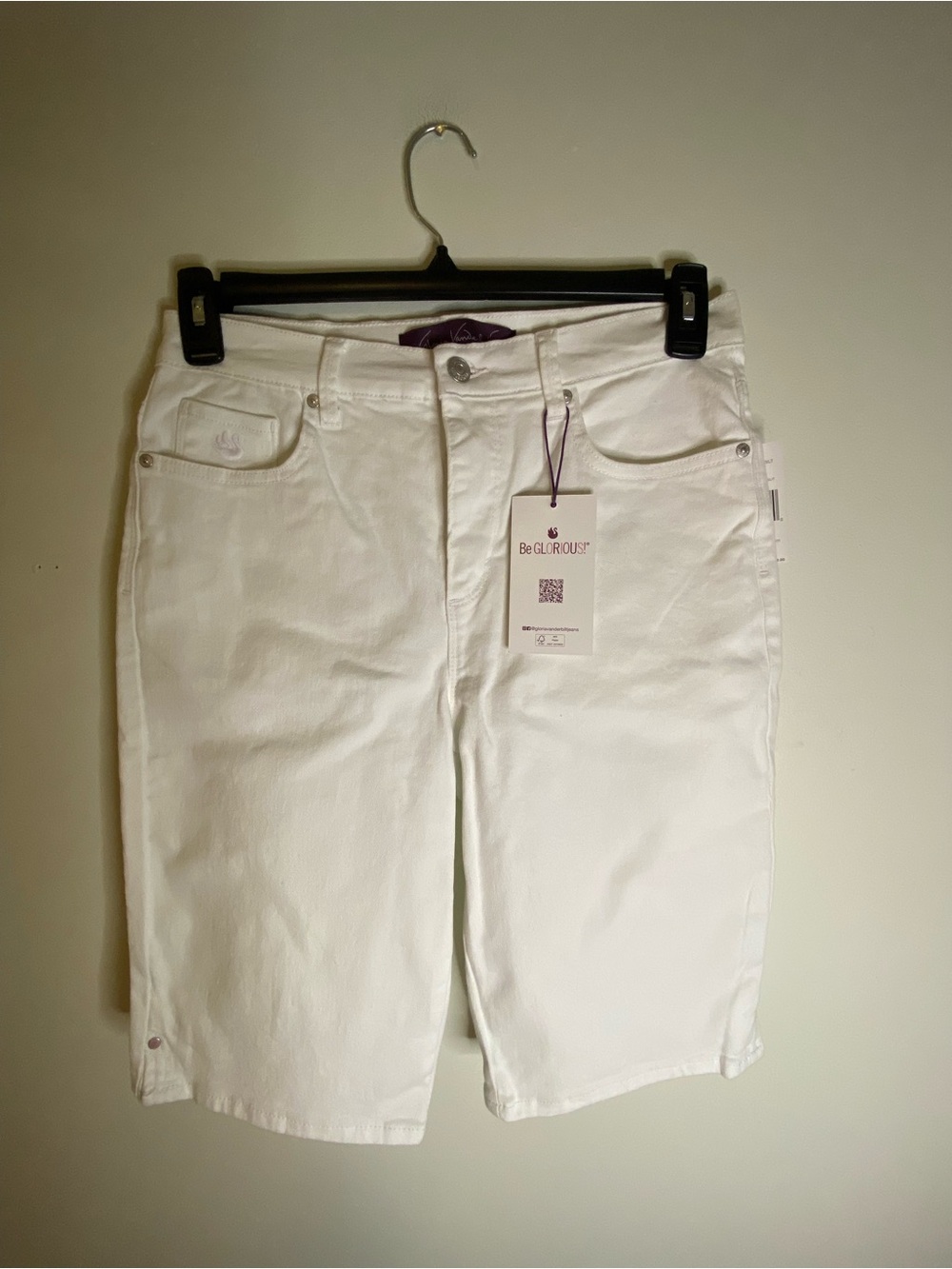 Gloria Vanderbilt White Women's Bermuda Shorts
